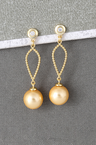 Linear Shell Pearl Dangle Earring 18K Gold Plate