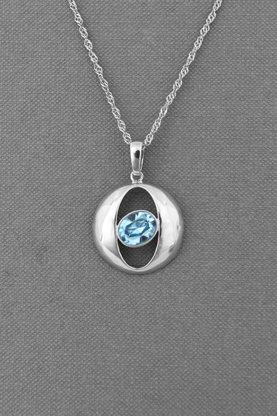 Polished Oval-Cutout Disk Pendant In Swarovski Gem