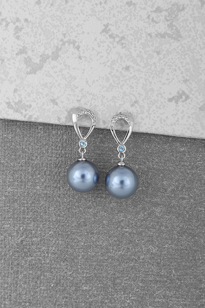 Shell pearls Earring