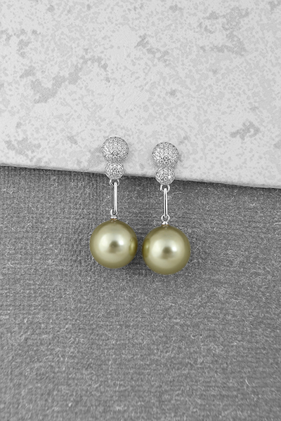 Shell pearls Earring