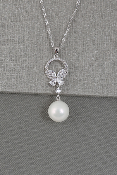 Shell pearls Pendant