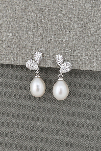 Genuine pearls Earring