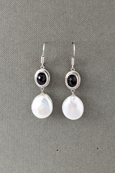 Genuine pearls Earring