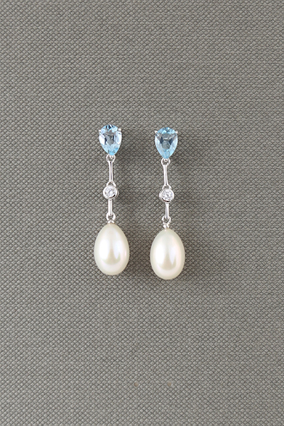 Genuine pearls Earring