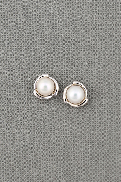 Genuine pearls Earring