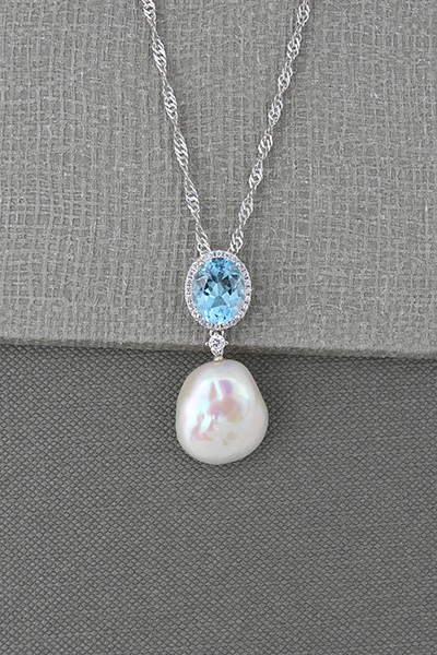 Genuine pearls Pendant