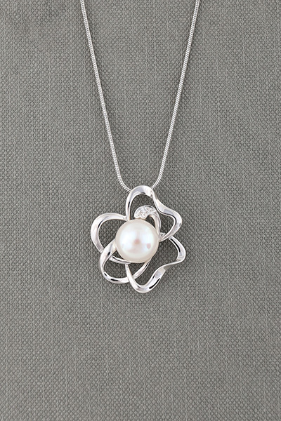 Genuine pearls Pendant