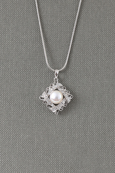 Genuine pearls Pendant