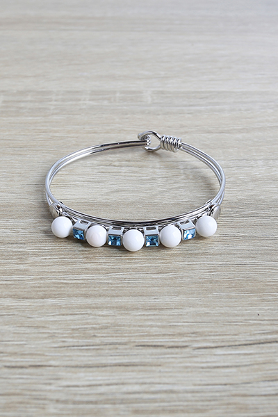 Conch Shell Beads Slip-On Bangle Bracelet