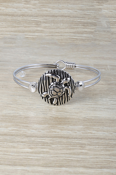 Designed Swimming Ocean Turtle Bangle Bracelet